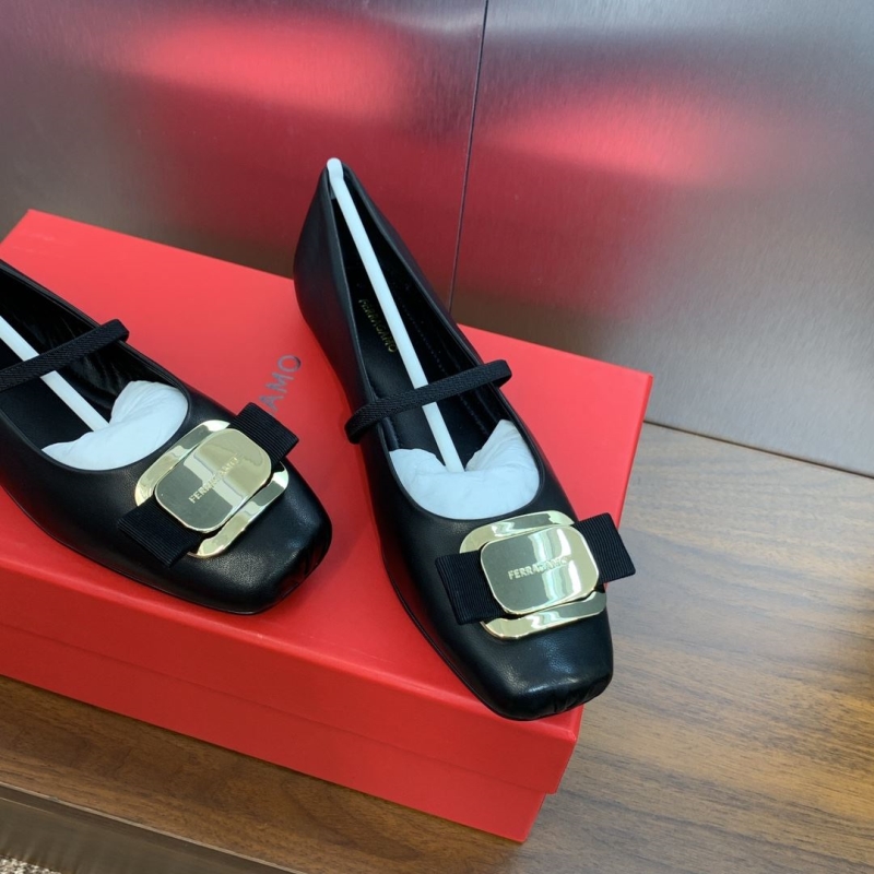 Ferragamo flat shoes